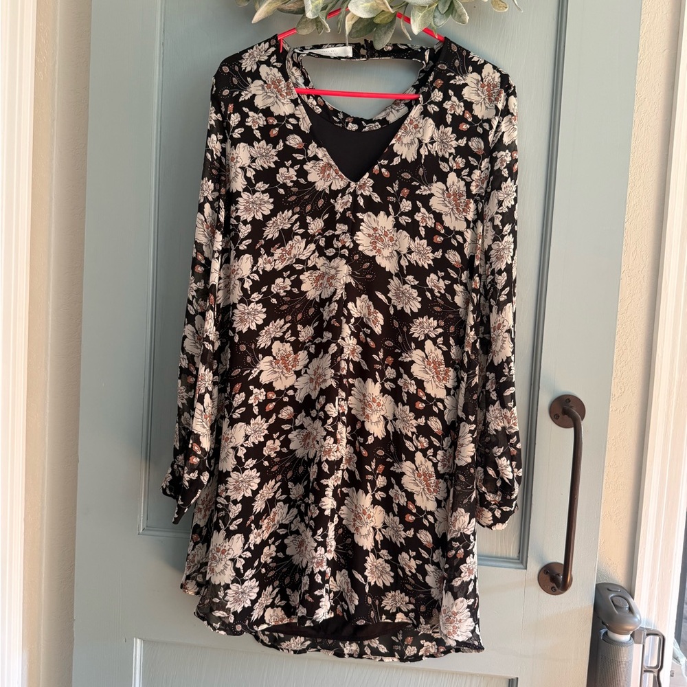 Astr the label Black and White long sleeve Floral Dress